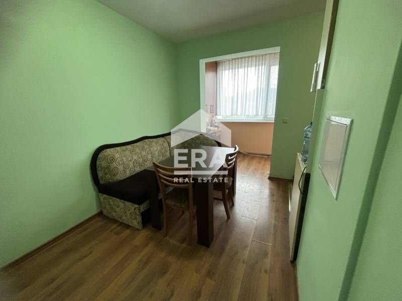 Просторен двустаен апартамент под наем - кв.Владислав Варненчик .