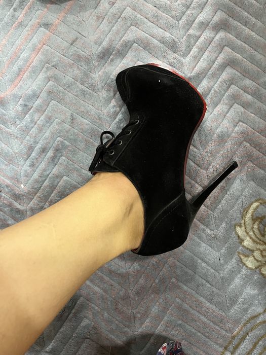 Продам ботинки