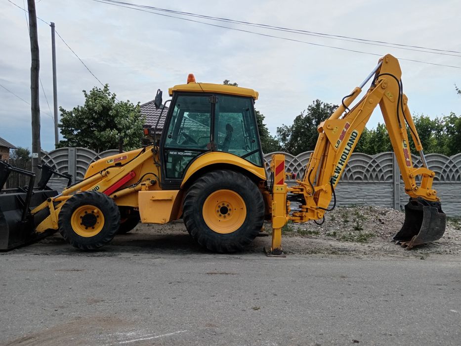 De închiriat buldoexcavator