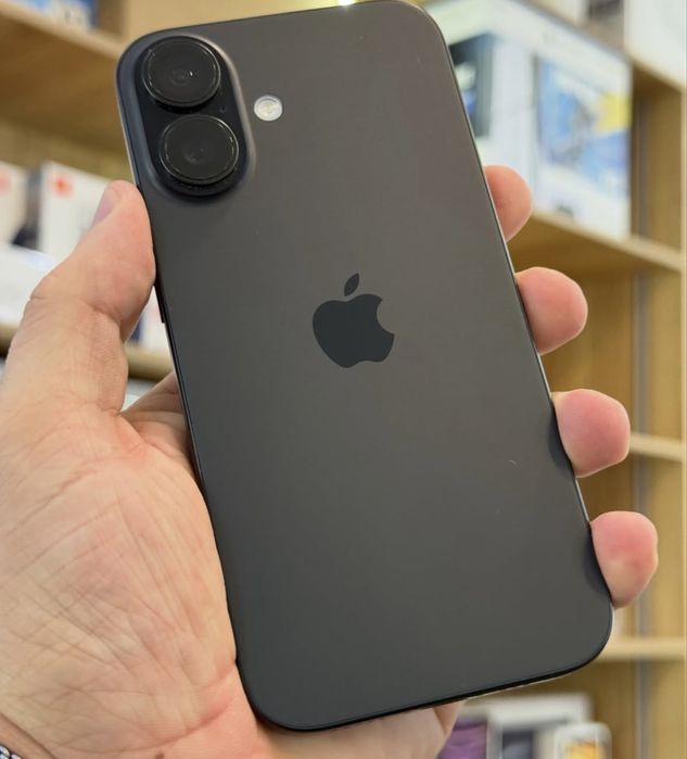 Iphone 16 в черно-матовом цвете