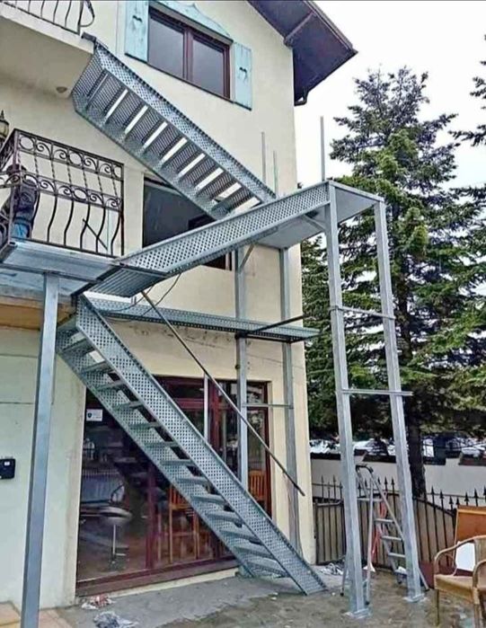 Scări zincate galvanizate