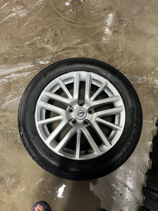 215/55/17. С дисками ниссан марк2 подходит