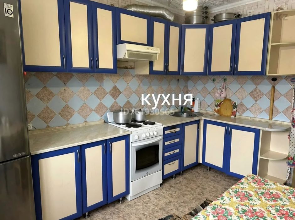 Продам 3 комнатную квартиру.. Район Шика