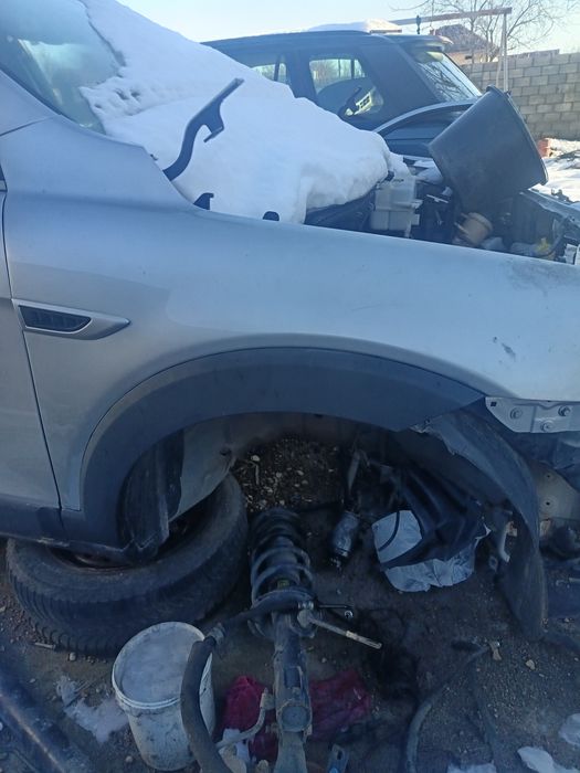 Ляв и Десен Калник Chevrolet Captiva 2011g