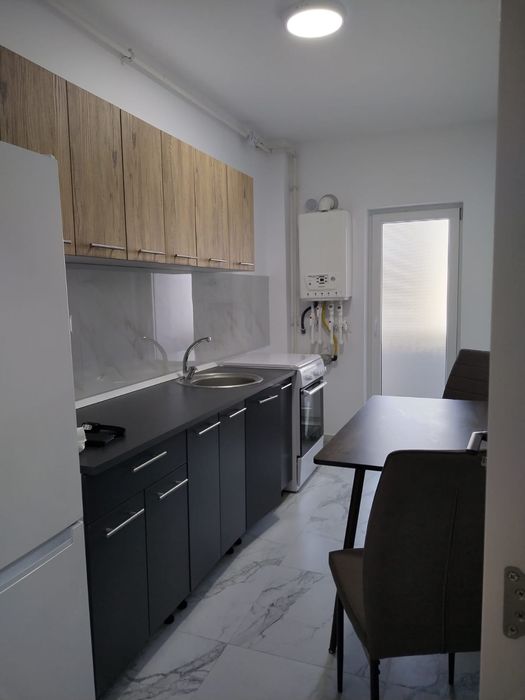 Inchiriez garsoniera militari residence