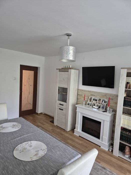 Vând apartament 3 camere decomandate