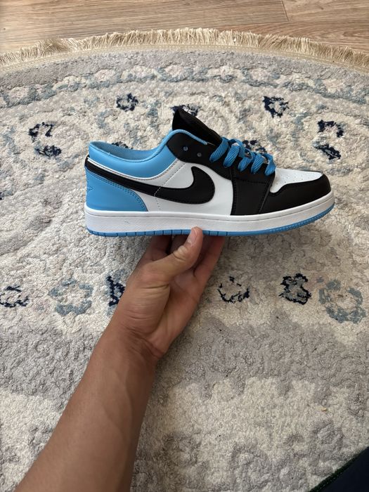 Продам air jordan кроссовку.