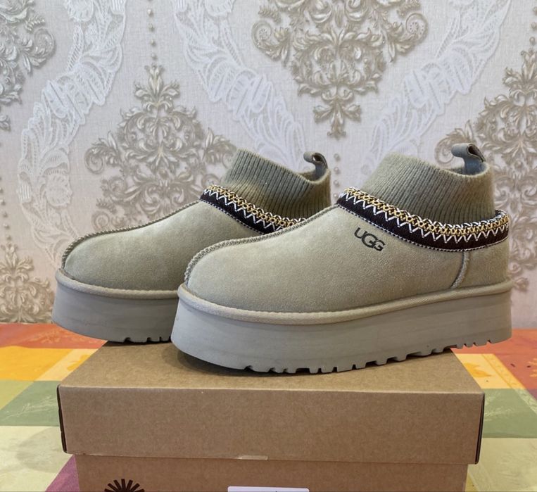 Продам новые женские UGG