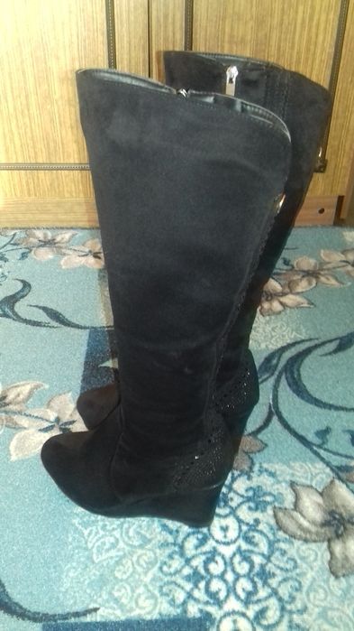 Продам зимние сапожки