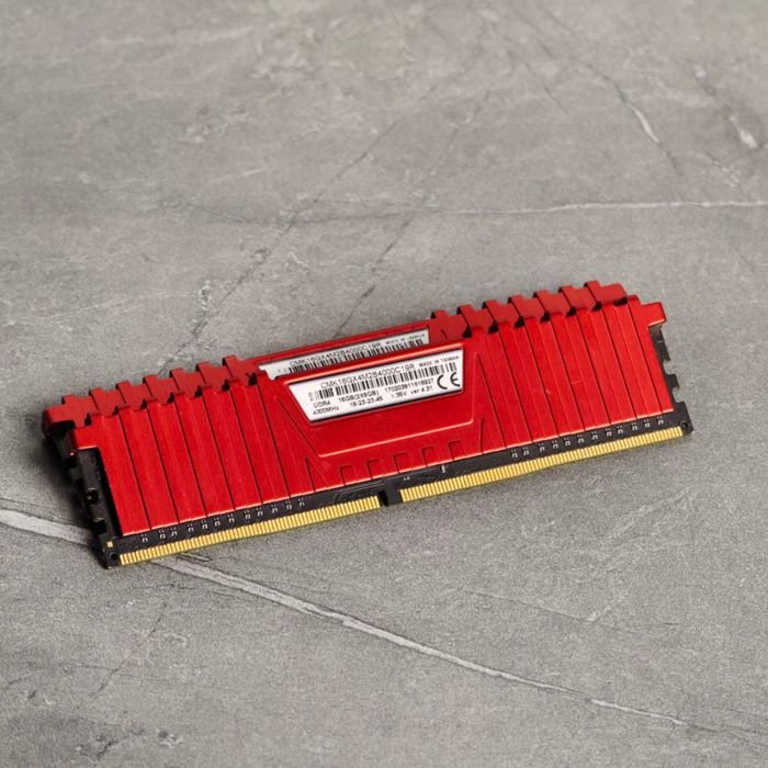 DDR4 Corsair Vengeance LPX  2x8 4000Mhz CL - 19