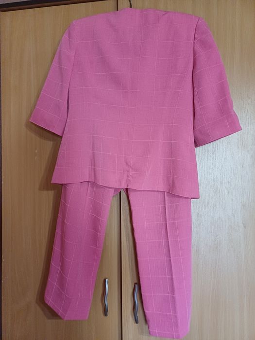 Vand costum cu pantaloni, L, fabricat în România