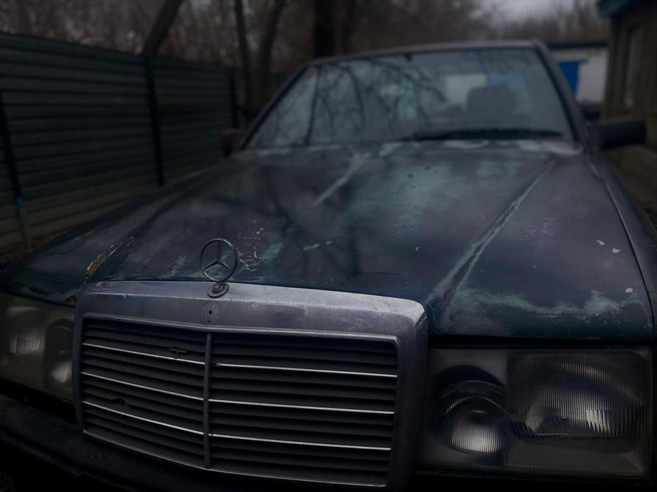 Mercedes Benz e260