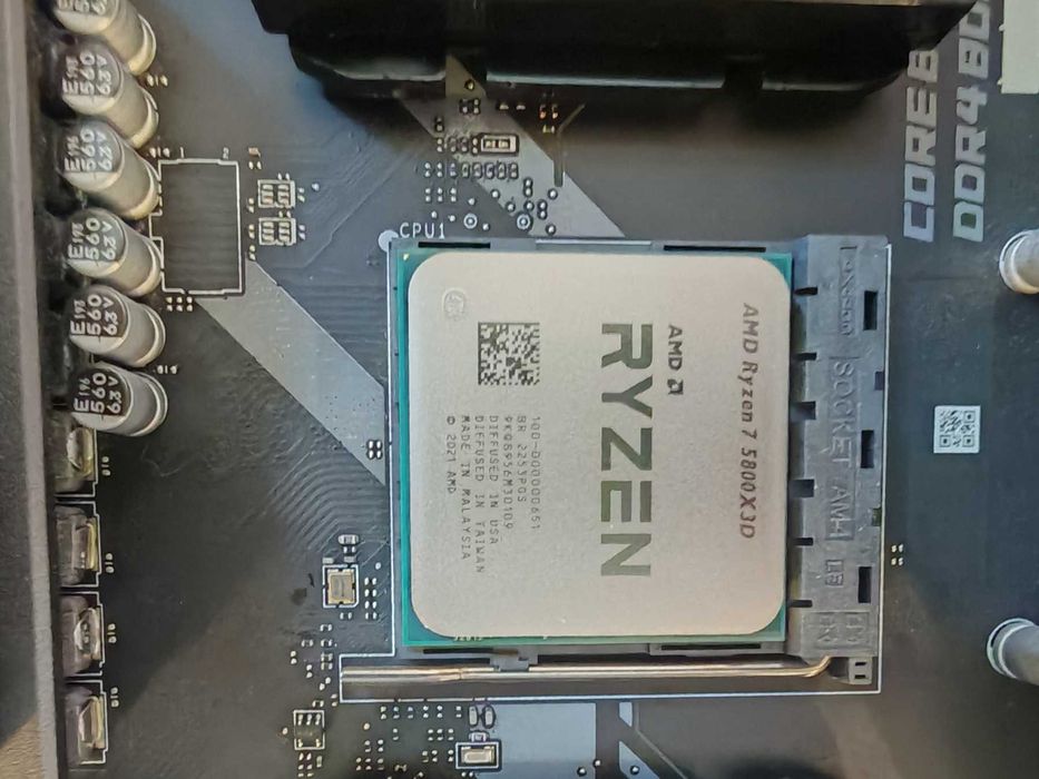 Процесор AMD Ryzen 7 5800X3D, 8 Cores (Up to 4.5GHz), 100MB Cache AM4