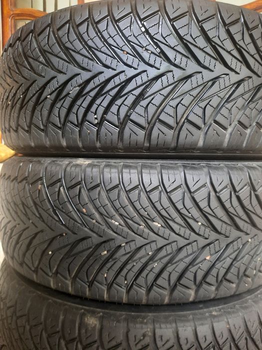 195/60R15 Austone.