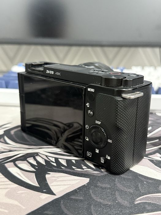 Продам Sony ZV-E 10 16-50kit