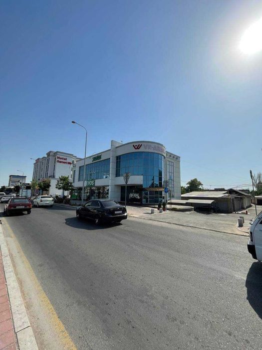 Отдельно стоящее Здание 1200 м²