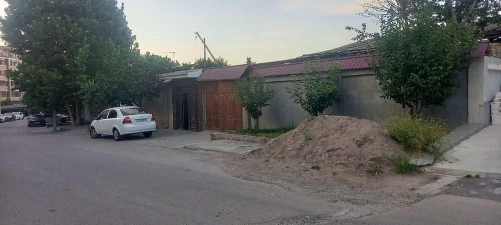 Шахристонда ер сотилади