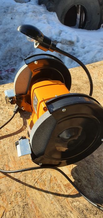 Продам новый нождак.