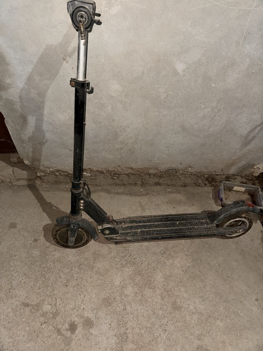 Самакат сотилади. Факат акумлатор куйиш керак