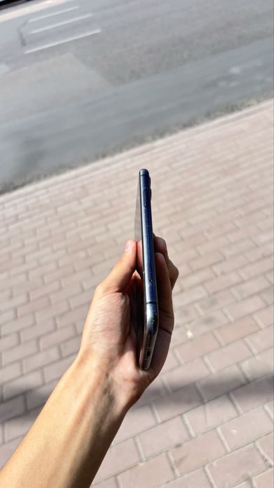 Продам iPhone 11 — 64 GB