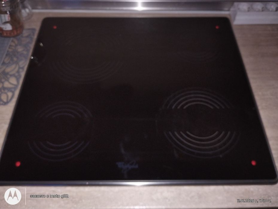 Фурна за вграждане+плот с 4 котлона керамични Whirlpool