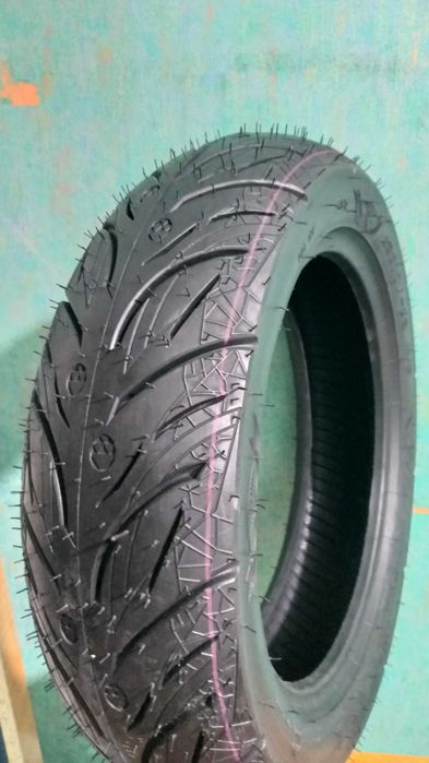 Продаётся пакрышки-шины для скутеров НОВЫЙ!