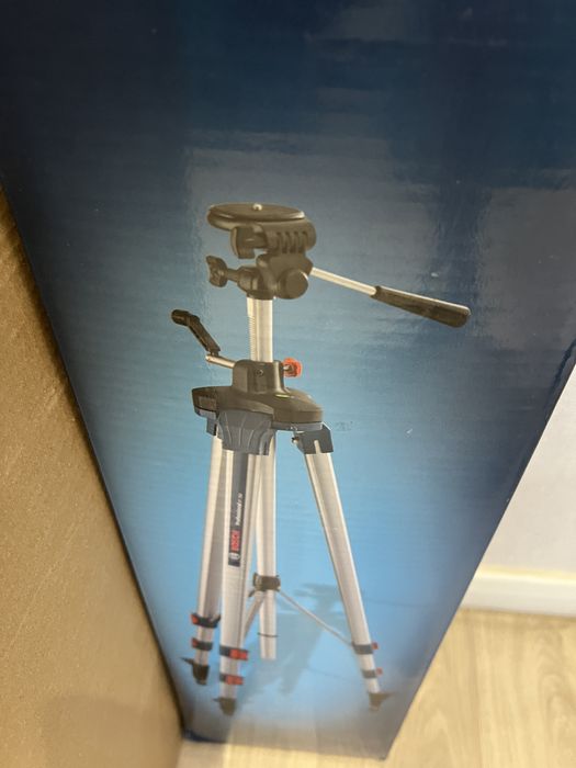Trepied  Bosch BT 250-Sigilat (am si Nivele laser)
