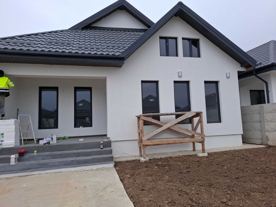 Pantelimon Ilfov,parter,3 camere 2 bai,300mp proprietate acces bun intre vile locuite,toate actele,comision 0%