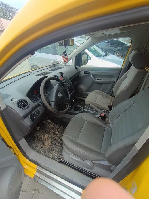 VOLKSWAGEN Caddy