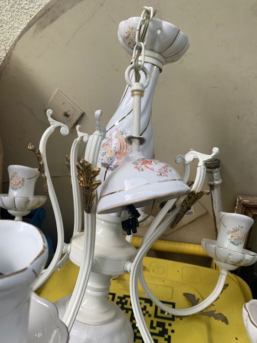 Lustra veche ceramica pictata