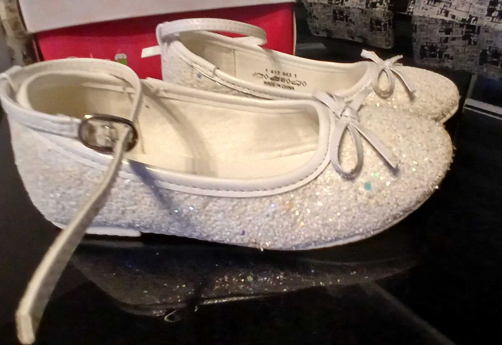 Официална рокля и обувки