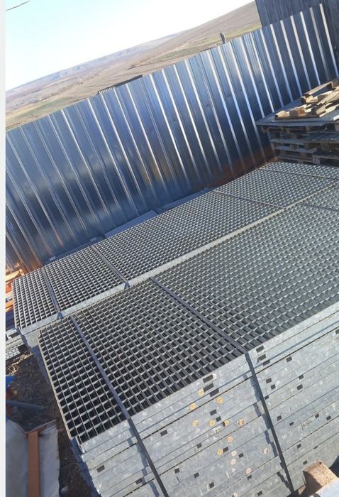 Vând trepte zincate galvanizate