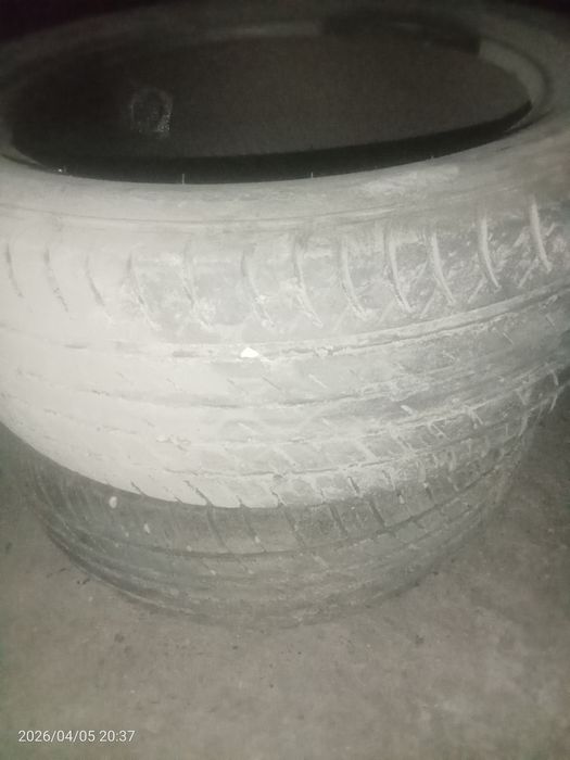Продам 2 шт шины