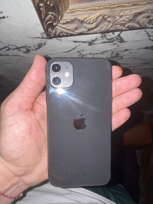 iPhone 11 black 128 gb