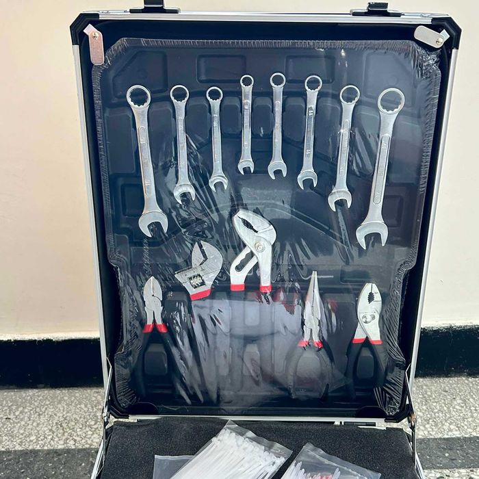 Куфар с инструменти BLT Werkzeuge - 1050 части