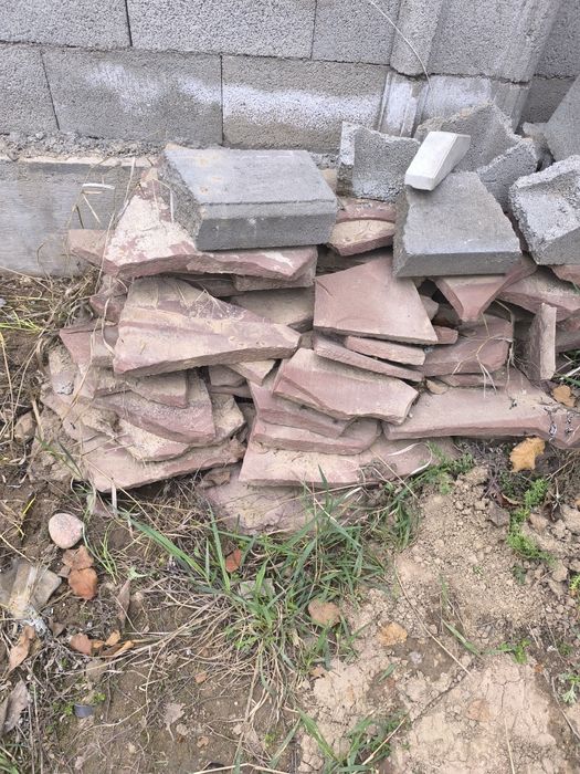 Отдам красный плитняк