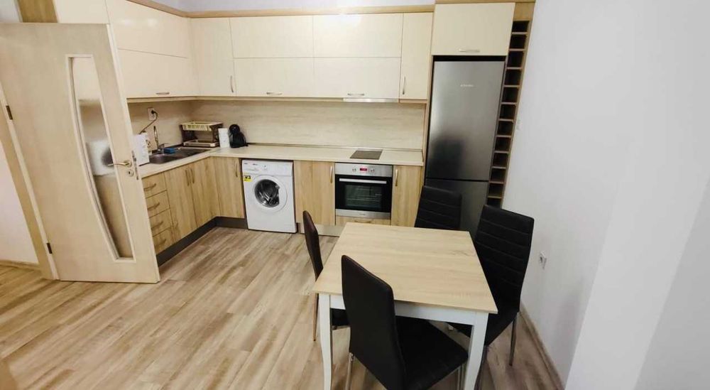 Двустаен Апартамент във Въстанически