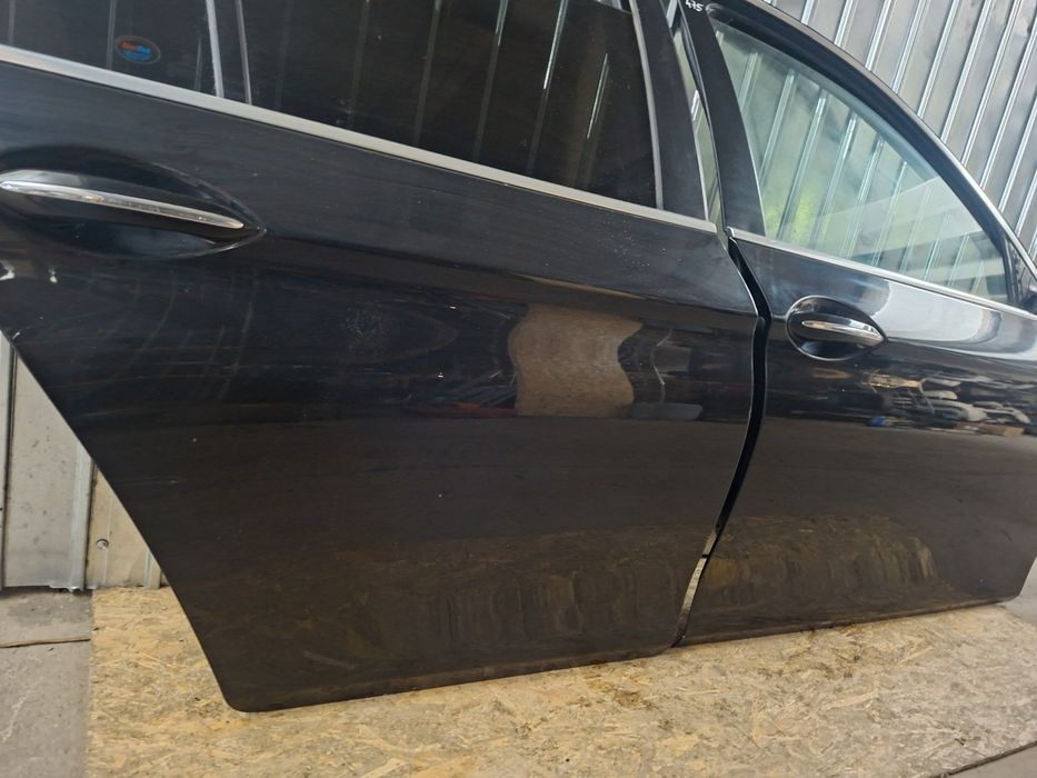 Usa dreapta fata BMW F10 F11 dreapta spate BMW F10 culoare 475 Black Sapphire Metallic