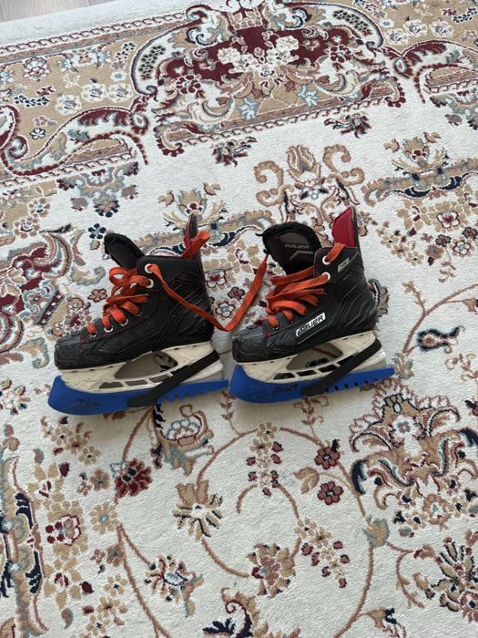 Продаю хоккейную экипировку