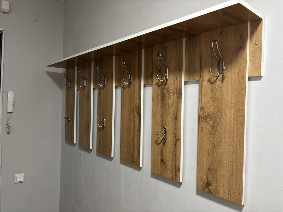 продам вешалку для верхней одежды