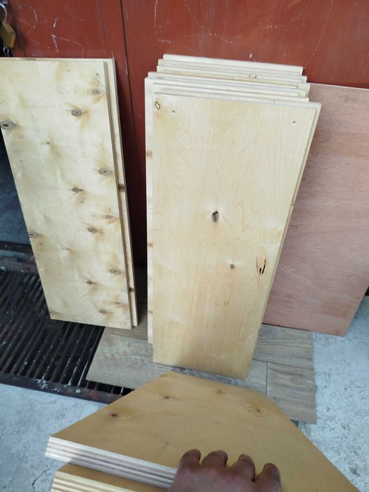 Дървен материал напълно сух