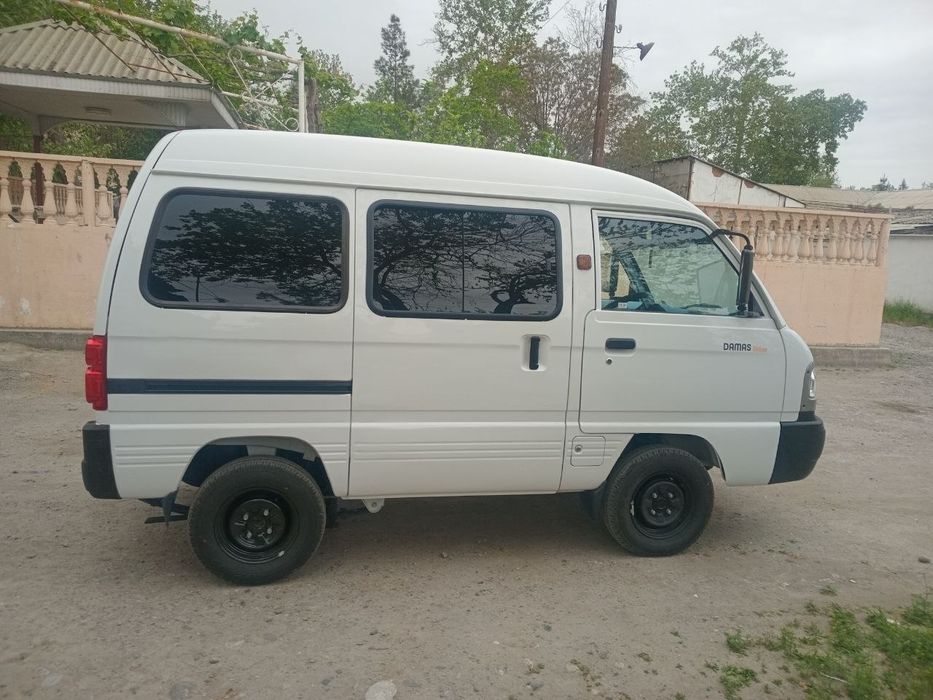 Damas srochna sotiladi