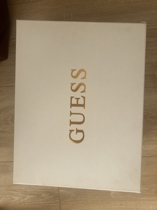 “Guess” отигинални сандали