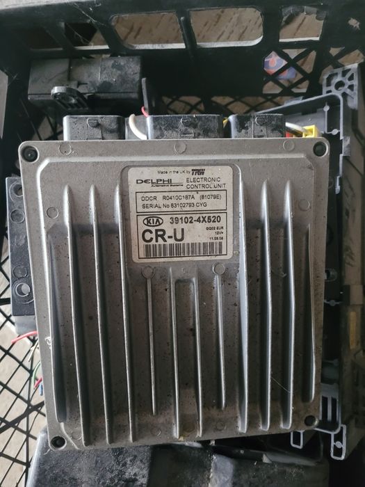 ECU Calculator motor Kia Carnival 2.9CRDI 39102-4X520 81079C DDCR }