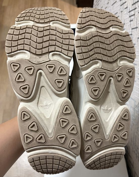 Мужские кроссовки продам