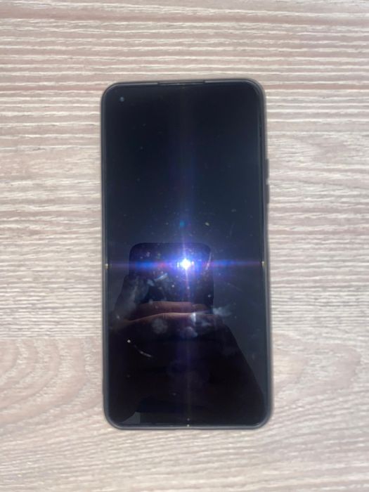 Продаётся телефон Xiaomi Mi 11 Lite
