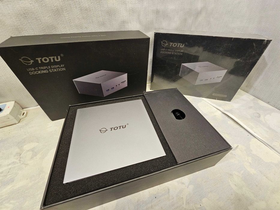 Statie Docking TOTU USB-C Triple Display 4K - Model TT-DC001A - Noua