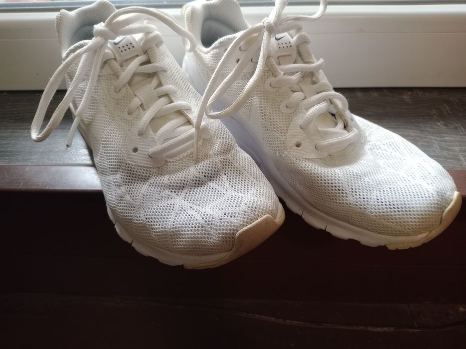 Маратонки NIKE размер 38