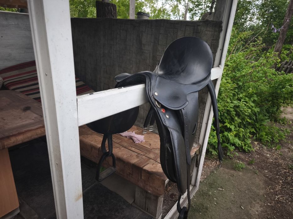 Продам конкурное седло