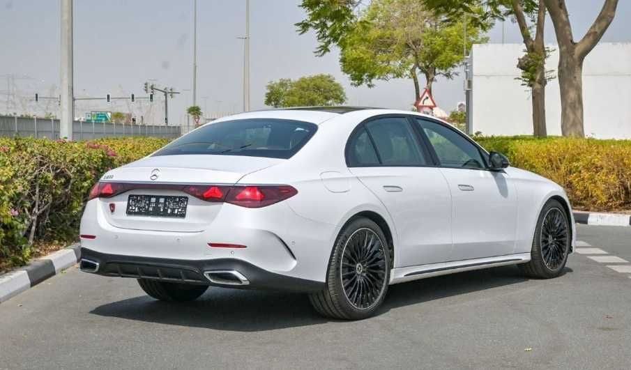 Mercedes-Benz E300 Sedan  Выдача за 1 день!!